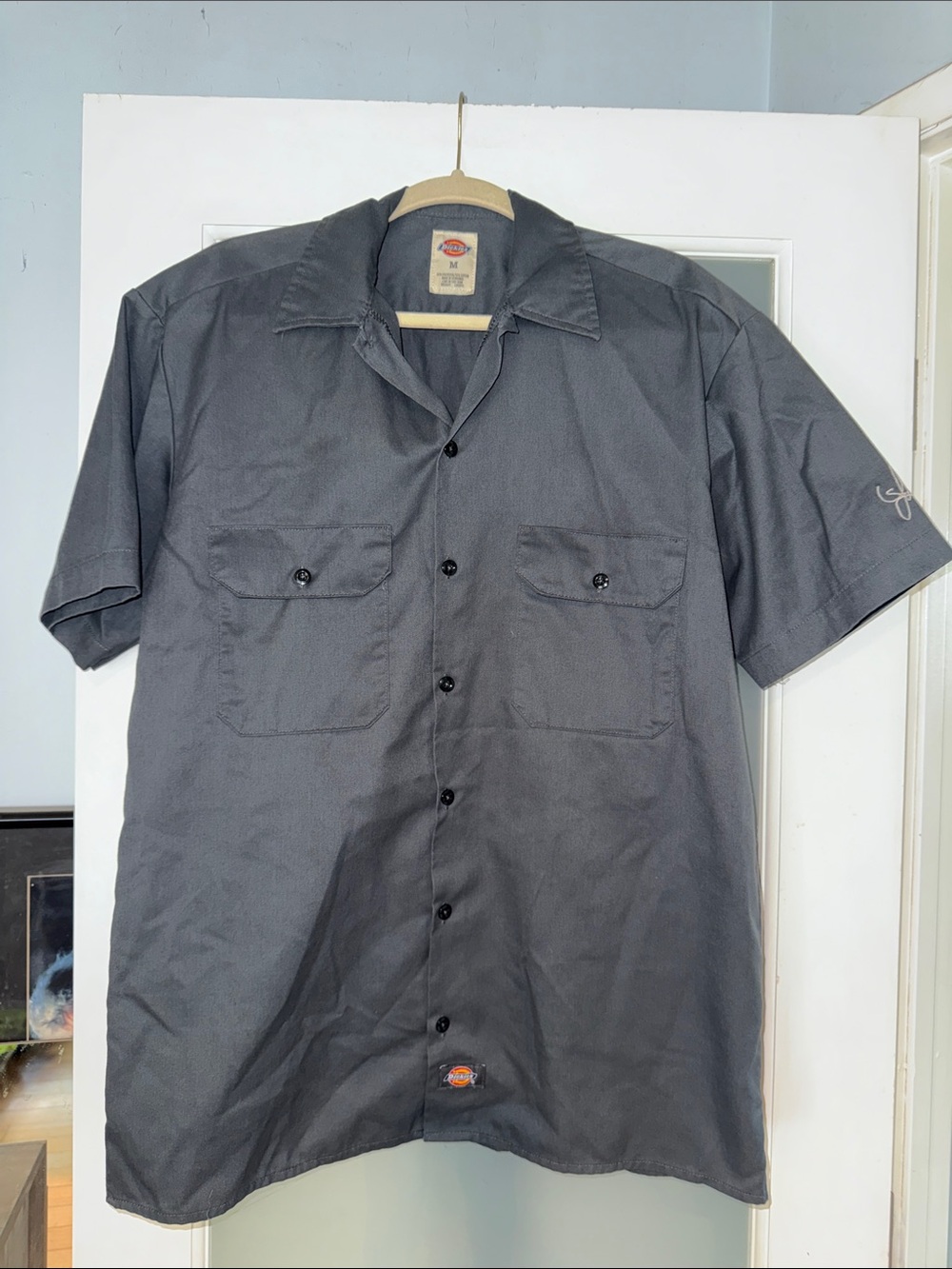 Dickies Men's Short Sleeve Button-Up Shirt in Charcoal Gray